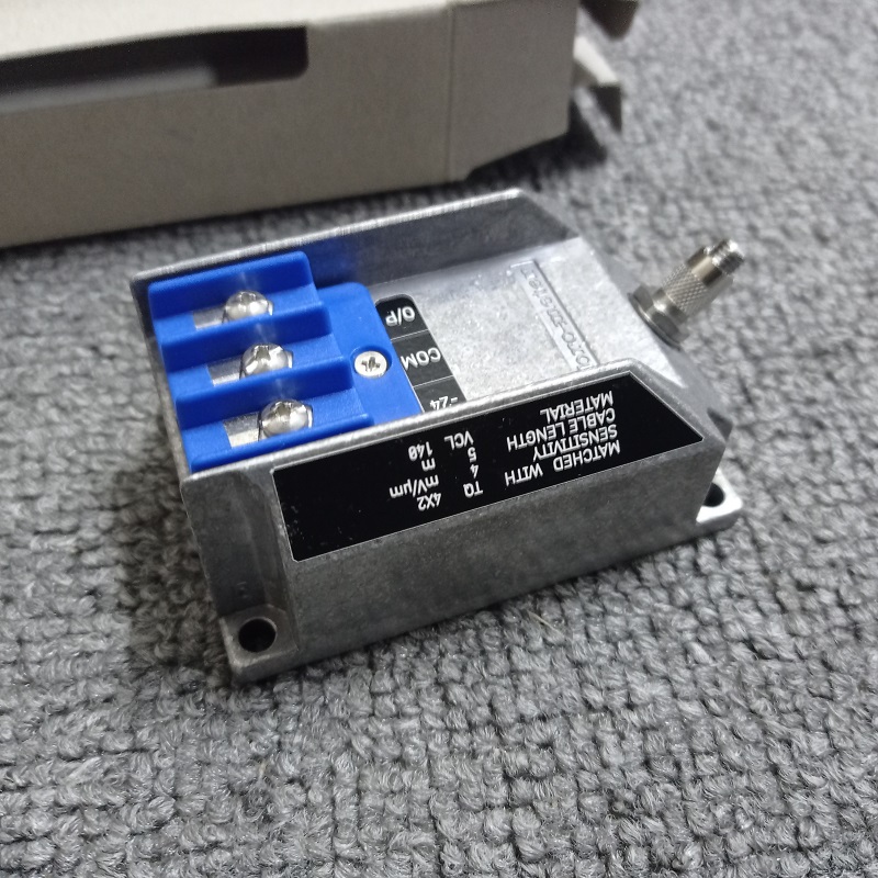 VIBRO-METER IQS450 204-450-000-002 A1-B23-H05-I1 Преобразователь сигнала